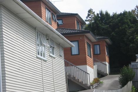 Photo of property in 1/6 Woodall Place, Totara Vale, Auckland, 0627