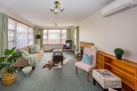 Photo of property in 32 Woodbury Street, Avonhead, Christchurch, 8042