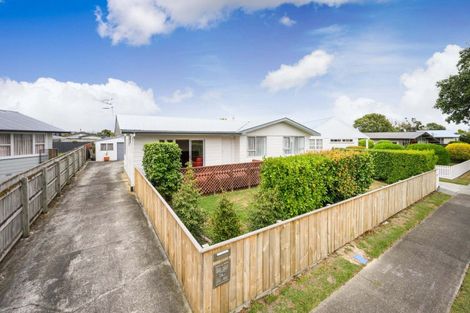 Photo of property in 79 Apollo Parade, Milson, Palmerston North, 4414