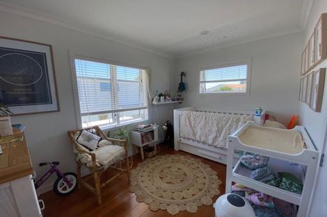 Photo of property in 68 Sylvan Crescent, Te Atatu South, Auckland, 0610