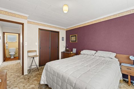 Photo of property in 4 Poplar Grove, Whalers Gate, New Plymouth, 4310