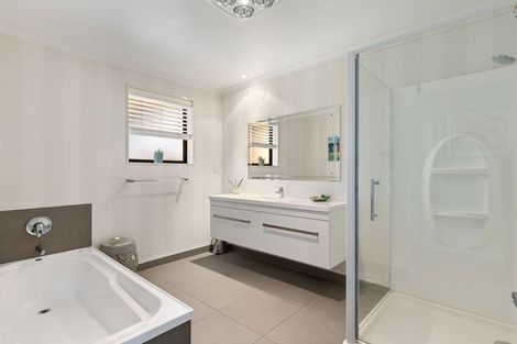 Photo of property in 6 Liberty Grove, Kelvin Grove, Palmerston North, 4414