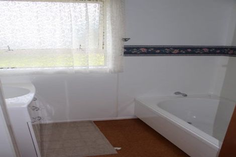 Photo of property in 24 Dalesford Street, Silverdale, Hamilton, 3216