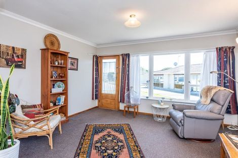 Photo of property in 2 Windsor Place, Levin, 5510