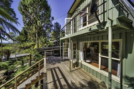 Photo of property in 37 Lake View Terrace, Moana, 7875