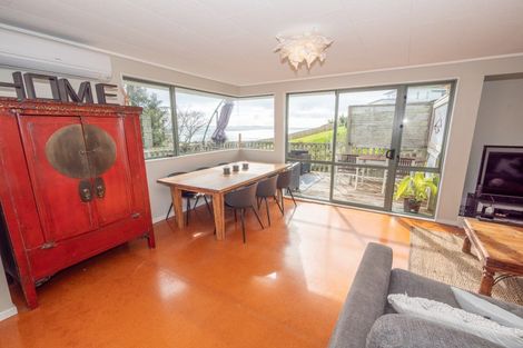 Photo of property in 2 Dudley Crescent, Cable Bay, 0420