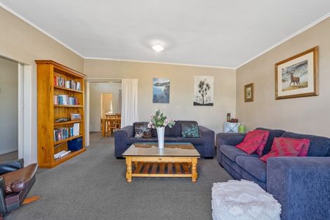 Photo of property in 1/12 Gradwell Place, Two Mile Bay, Taupo, 3330