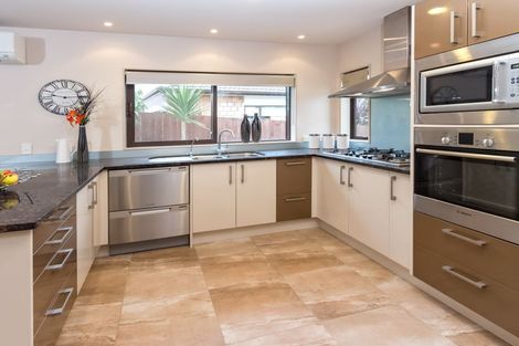 Photo of property in 2 Lucca Crescent, Flat Bush, Auckland, 2019