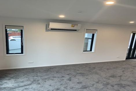 Photo of property in 1/2 Jadewynn Drive, Massey, Auckland, 0614