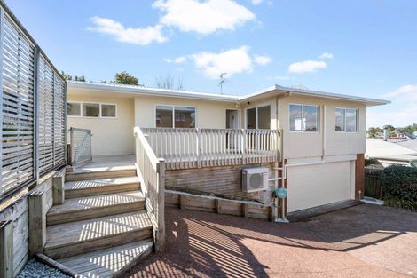 Photo of property in 2/57 Centorian Drive, Windsor Park, Auckland, 0632