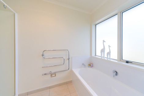 Photo of property in 44 Phillips Street, Sanson, 4817