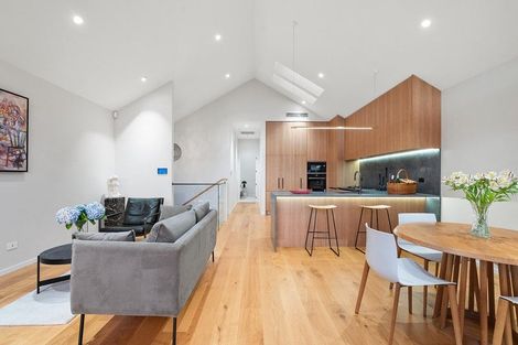 Photo of property in 15c Kiri Place, Mairangi Bay, Auckland, 0630