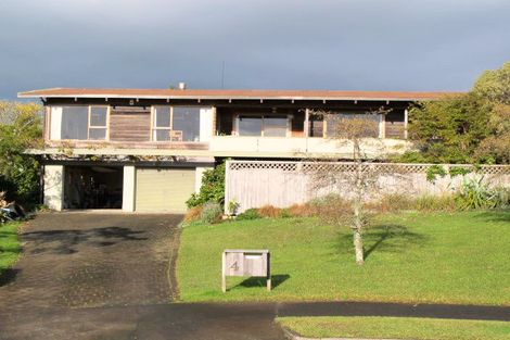 Photo of property in 4 Colleen Court, Cockle Bay, Auckland, 2014
