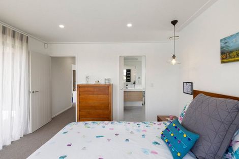 Photo of property in 2 Moemoea Place, Cambridge, 3434