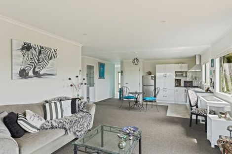 Photo of property in 737 Frankley Road, Hurworth, New Plymouth, 4371