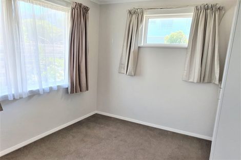 Photo of property in 12 Fitzpatrick Street, Newlands, Wellington, 6037