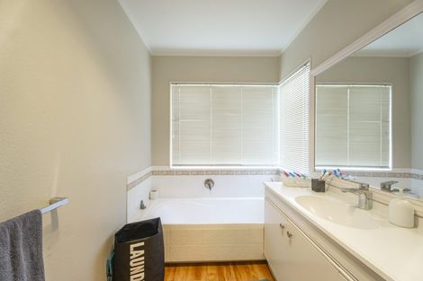Photo of property in 9 Burleigh Place, Rototuna, Hamilton, 3210