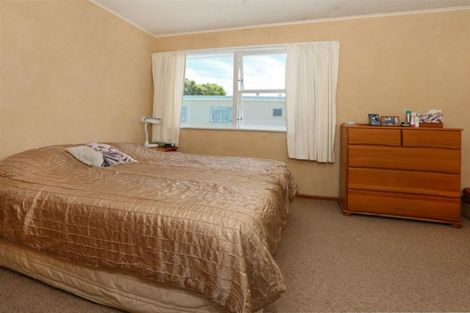 Photo of property in 4 Eyre Street, Henderson, Auckland, 0612