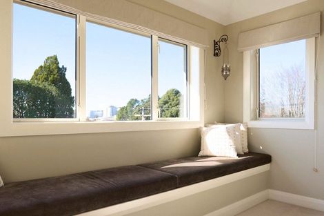 Photo of property in 1 Edgecumbe Road, Tauranga, 3110