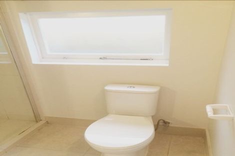 Photo of property in 6 Peach Road, Glenfield, Auckland, 0629