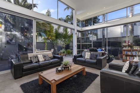 Photo of property in 30b Oceanview Road, Mount Maunganui, 3116