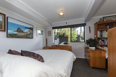 Photo of property in 125 Seaview Road, Piha, 0772