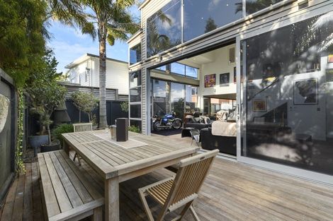 Photo of property in 30b Oceanview Road, Mount Maunganui, 3116