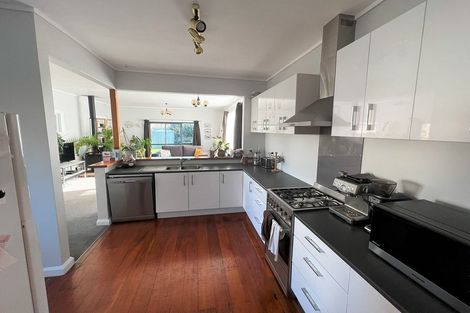Photo of property in 49 Weraroa Road, Levin, 5510