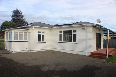 Photo of property in 49 Weraroa Road, Levin, 5510