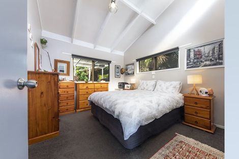 Photo of property in 125 Seaview Road, Piha, 0772