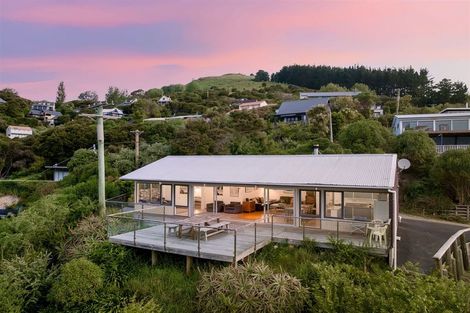 Photo of property in 223 Beach Road, Akaroa, 7520