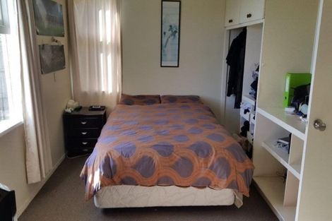 Photo of property in 20 Quigley Street, Newlands, Wellington, 6037