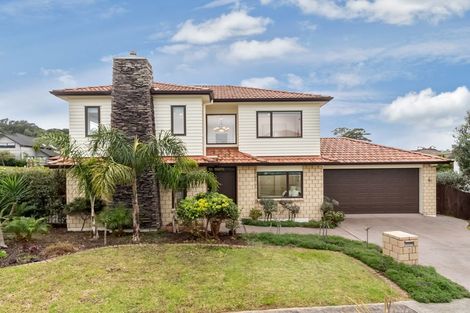 Photo of property in 2 Lucca Crescent, Flat Bush, Auckland, 2019