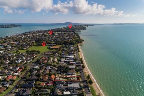 Photo of property in 20 The Esplanade, Eastern Beach, Auckland, 2012