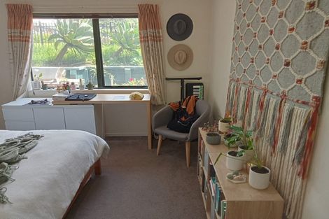 Photo of property in 9 San Fernando Way, Henderson, Auckland, 0612