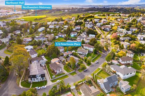 Photo of property in 1/6 Peterhouse Place, West Harbour, Auckland, 0618