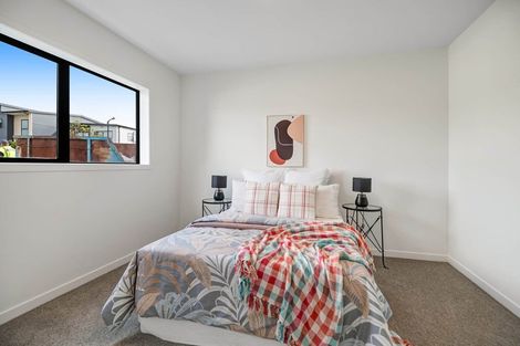 Photo of property in 4/3 Kawau Close, Orewa, 0931