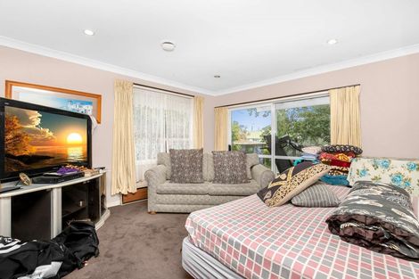 Photo of property in 3 Albertson Place, Manurewa, Auckland, 2102