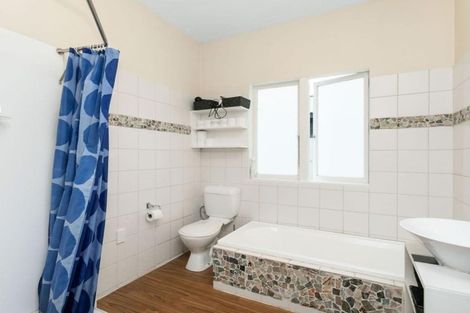 Photo of property in 119 Bowhill Road, New Brighton, Christchurch, 8083