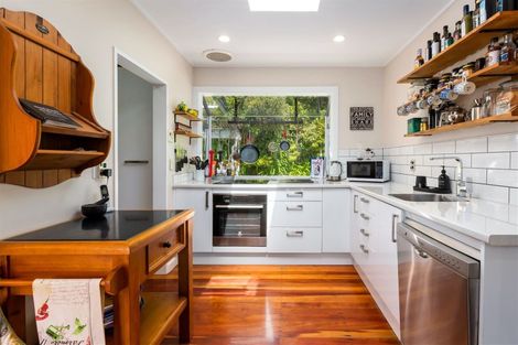 Photo of property in 19 Oak Avenue, Paremata, Porirua, 5024