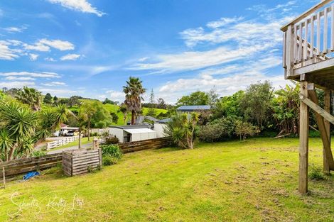 Photo of property in 15 Ash Grove, Maungaturoto, 0520