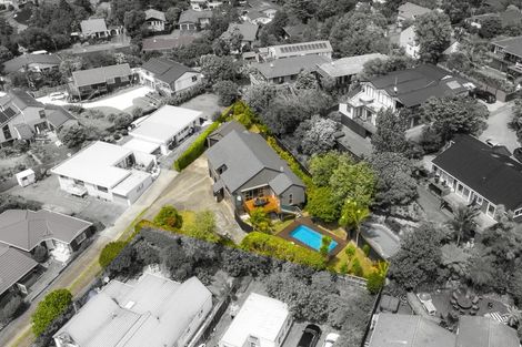Photo of property in 14 King Richard Place, Browns Bay, Auckland, 0630