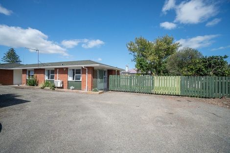 Photo of property in 4/10 Kowhai Avenue, Takaro, Palmerston North, 4410