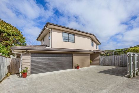 Photo of property in 19b Lyndhurst Road, Tawa, Wellington, 5028