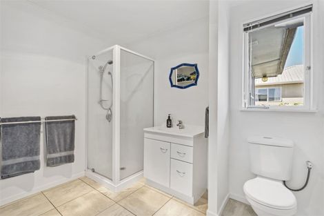 Photo of property in 2/28 Bay Street, Red Beach, 0932