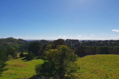 Photo of property in 62 Caton Road, Waitakere, Henderson, 0782