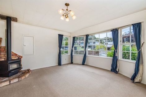 Photo of property in 61 Easton Park Parade, Glenfield, Auckland, 0629