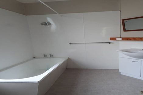 Photo of property in 30 Apuka Street, Brooklyn, Wellington, 6021