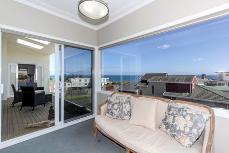 Photo of property in 4 Hamblyn Street, Strandon, New Plymouth, 4312