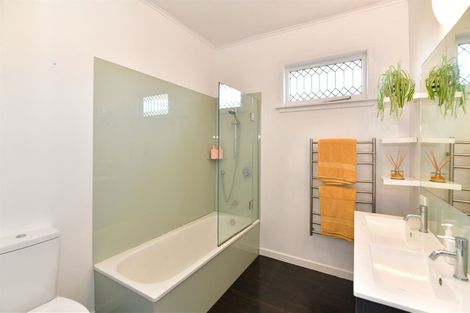 Photo of property in 2/911 Whangaparaoa Road, Manly, Whangaparaoa, 0930